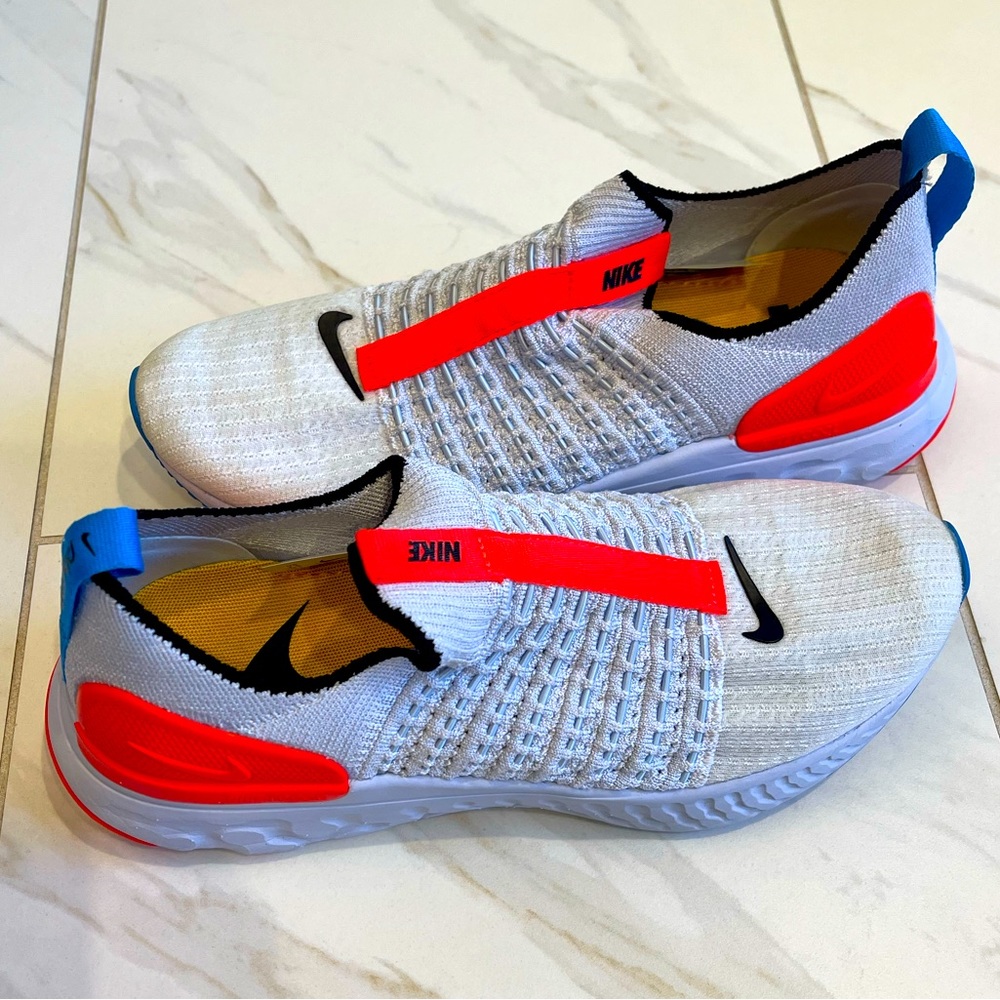 Nike womens phantom react flyknit sneakers. good condition.